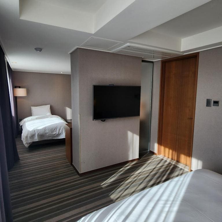 Deluxe Twin Room with Free breakfast for 2 people room - Image 3