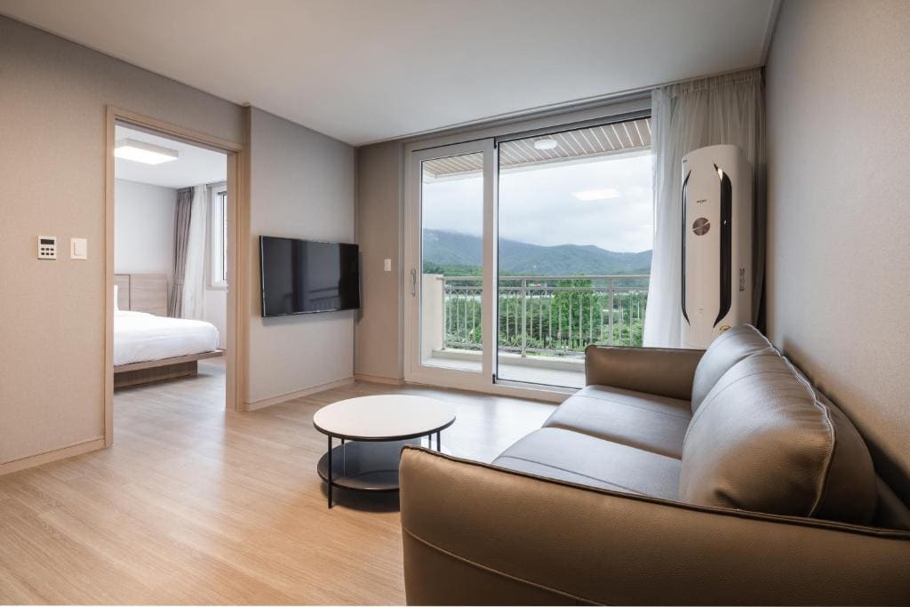 Hugreen Suite room - Image 2