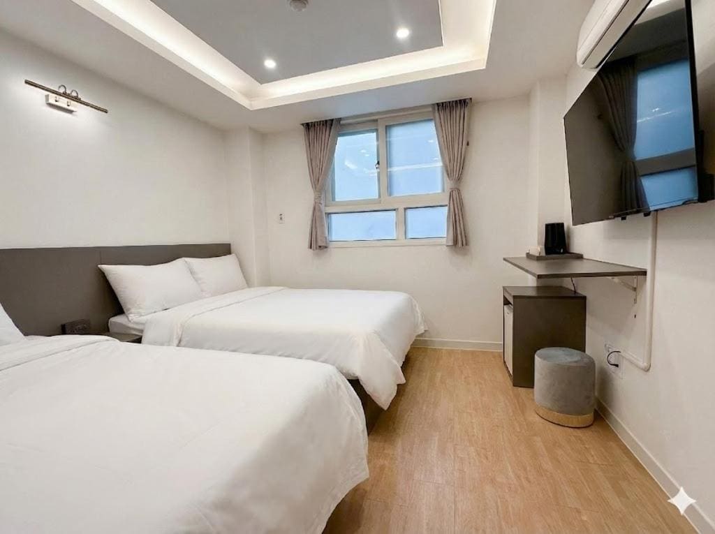 Double Room with Private Bathroom room - Image 2