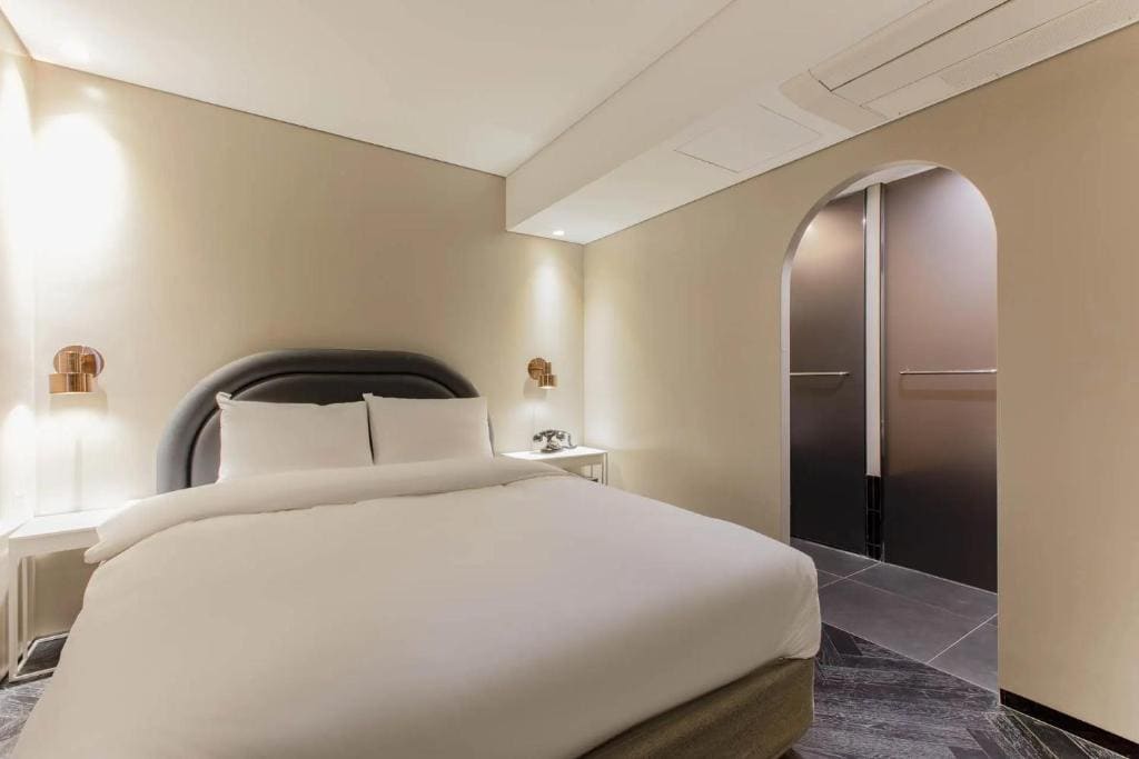 Standard Double Room - No Smoking room - Image 2