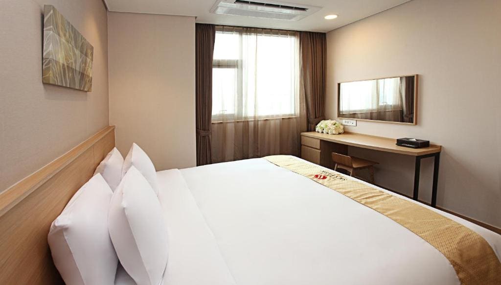 Standard Double Room room - Image 3