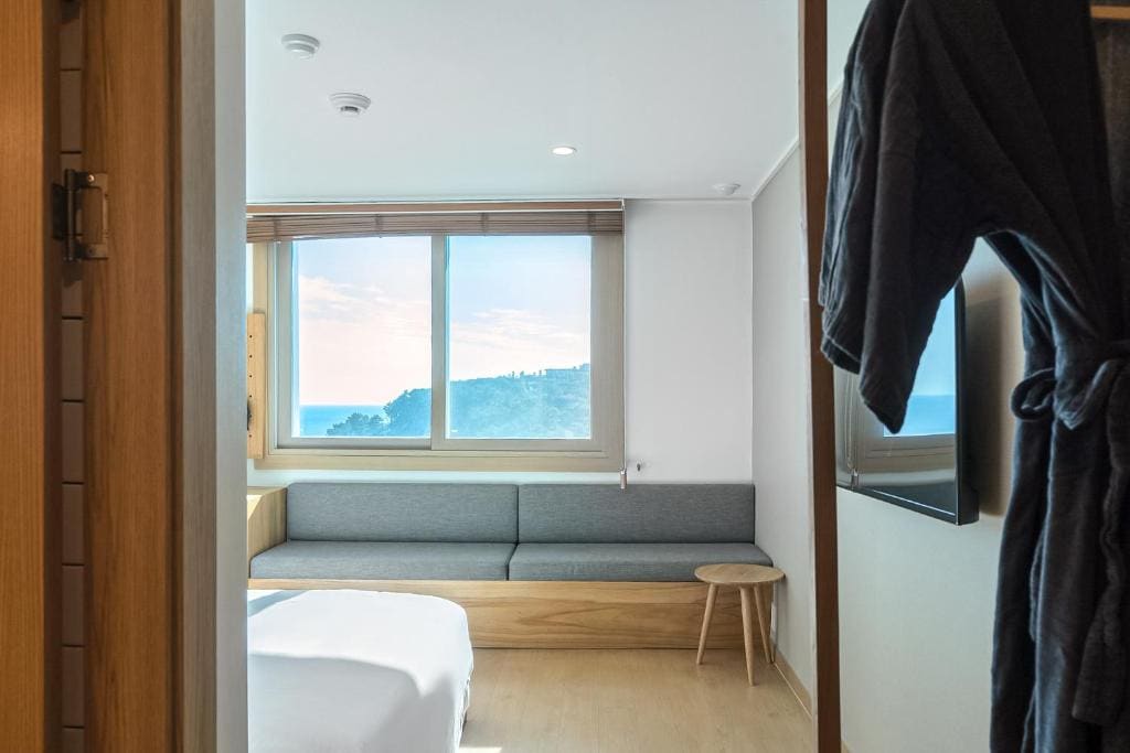 Deluxe Double Room with Partial Sea View room - Image 1