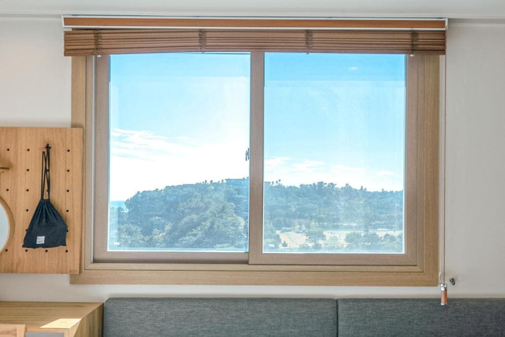 Deluxe Double Room with Partial Sea View room - Image 3