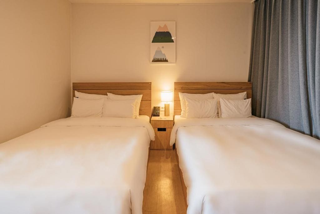 Pet Suite with Seaview room - Image 3