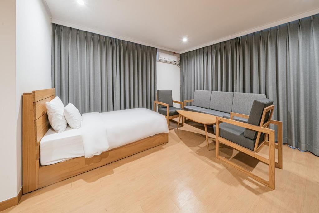 Pet Suite room - Image 1