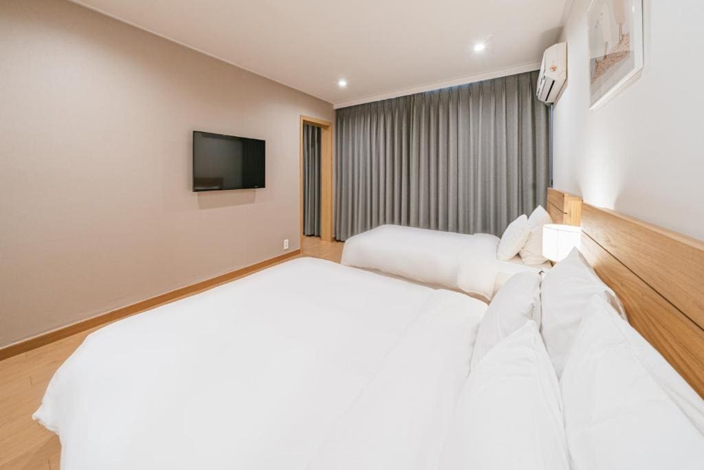 Pet Suite room - Image 2