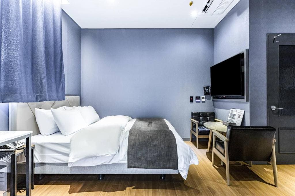 Large Double Room room - Image 2