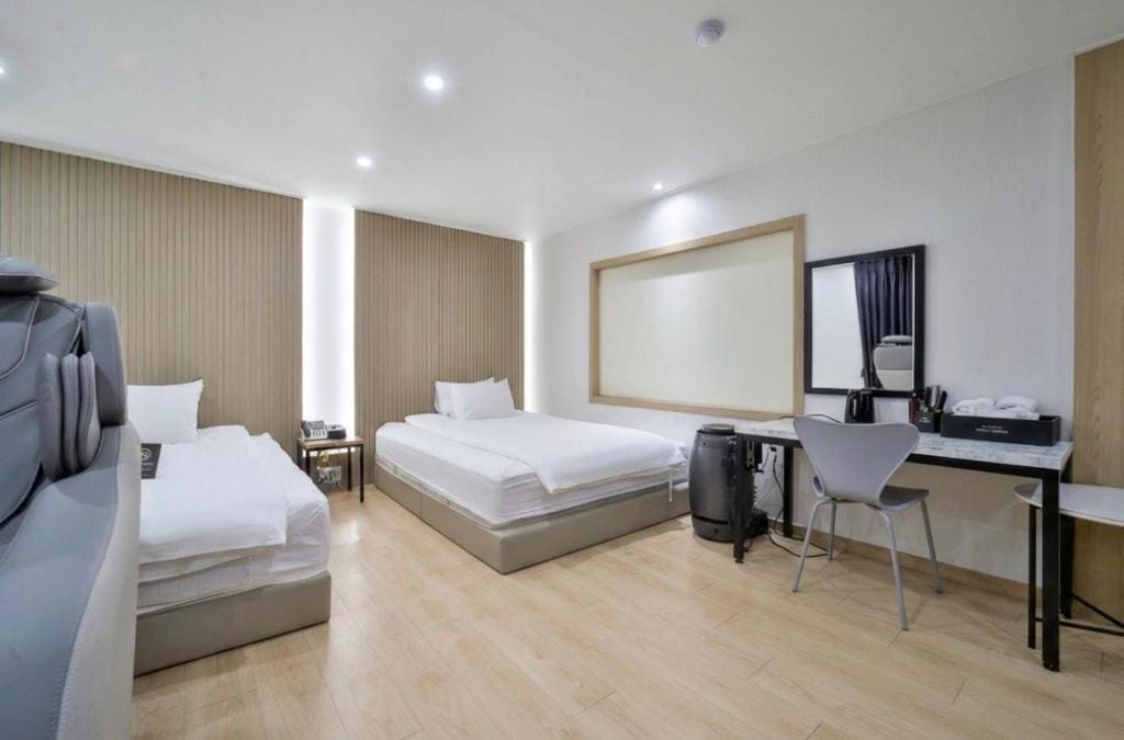 Superior Double Room room - Image 3