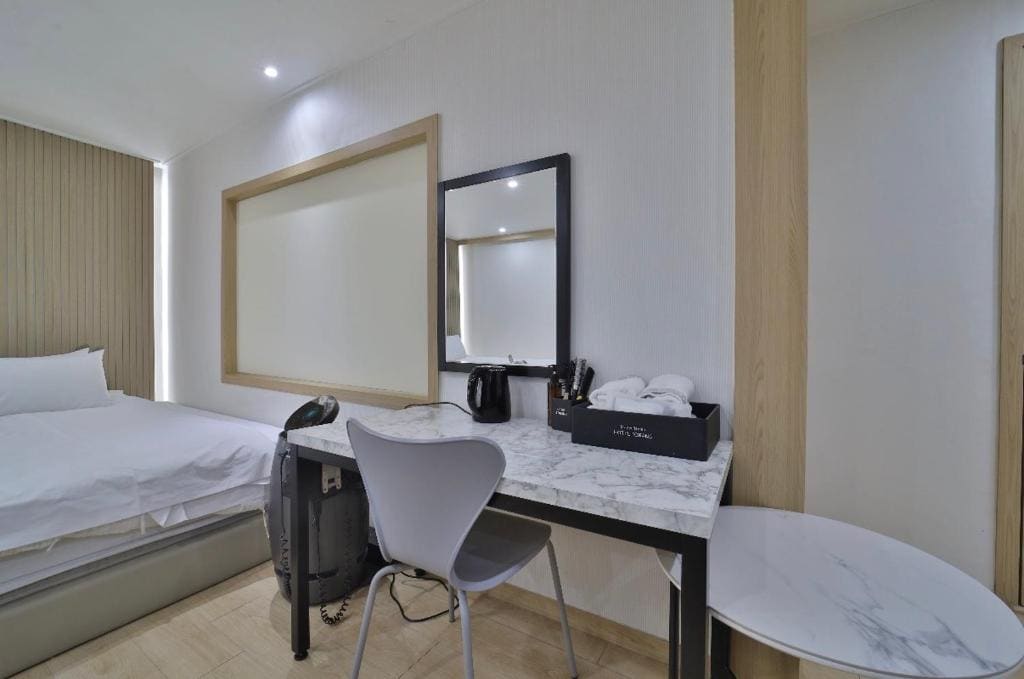 Family Twin Room room - Image 2