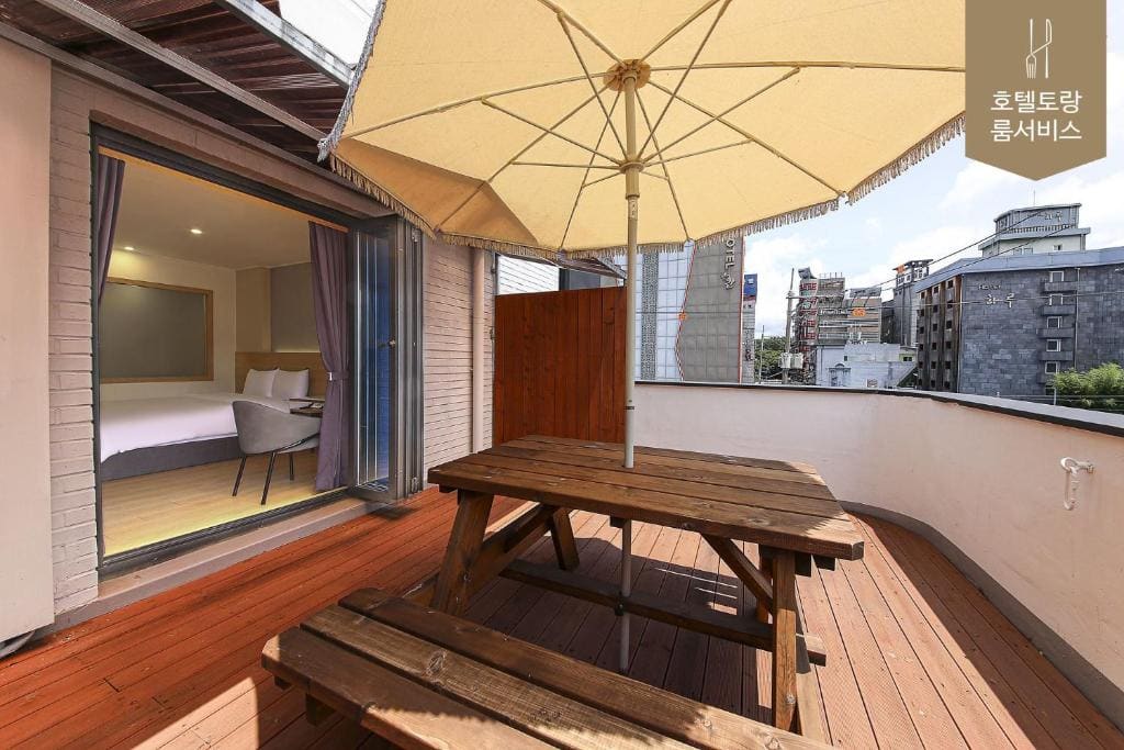 Suite with Terrace room - Image 3