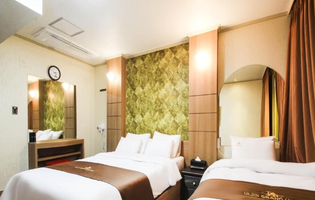 Deluxe Suite room - Image 2
