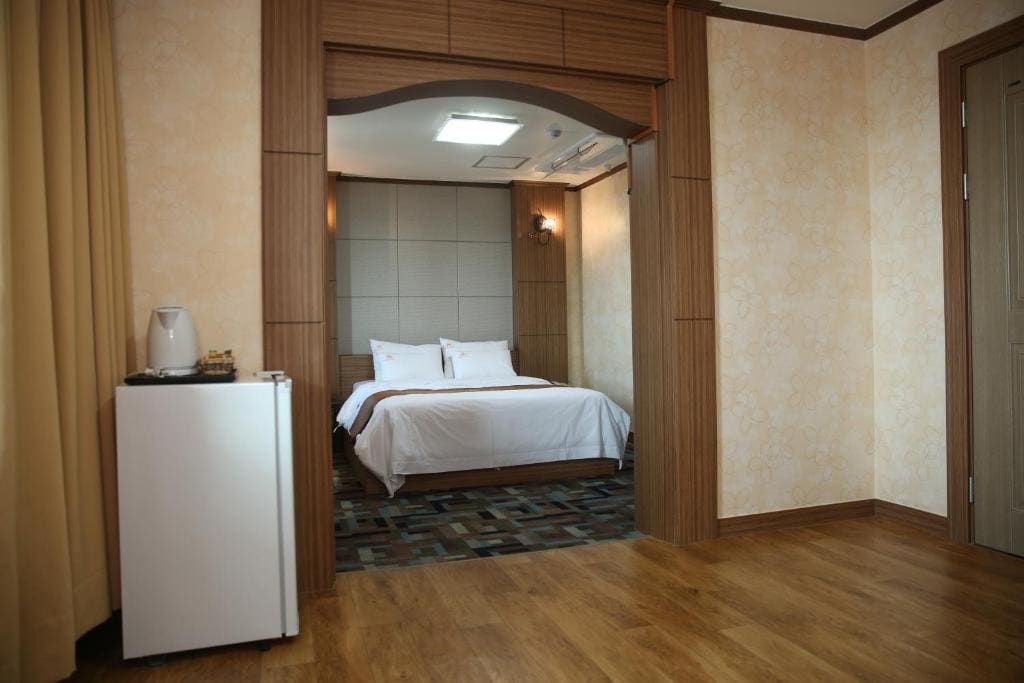 Suite room - Image 3