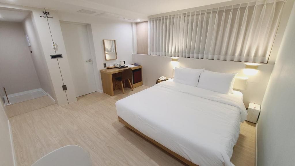 Standard Double Room room - Image 3