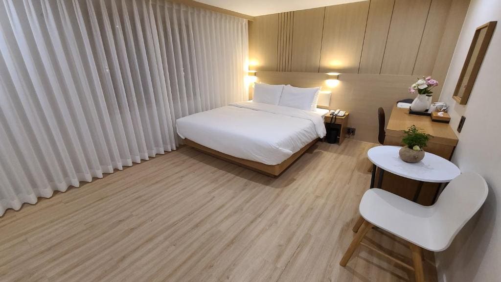 Deluxe Double Room room - Image 3