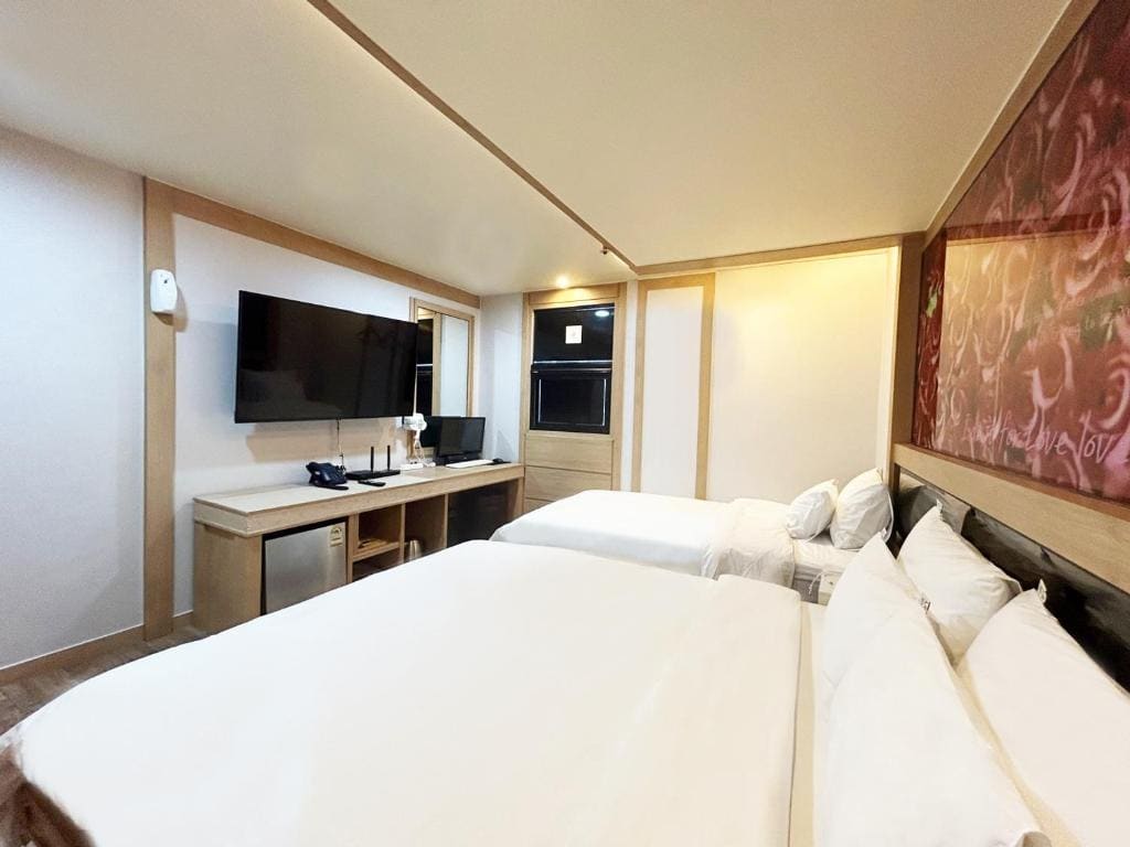 Double or Twin Room room - Image 1