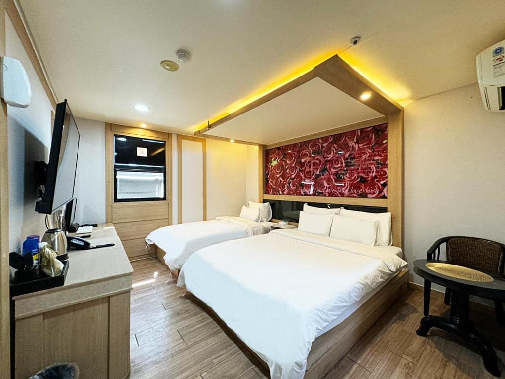 Deluxe Double Room room - Image 3