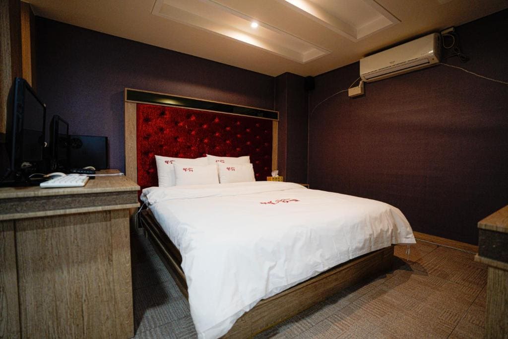 Standard Double Room room - Image 3