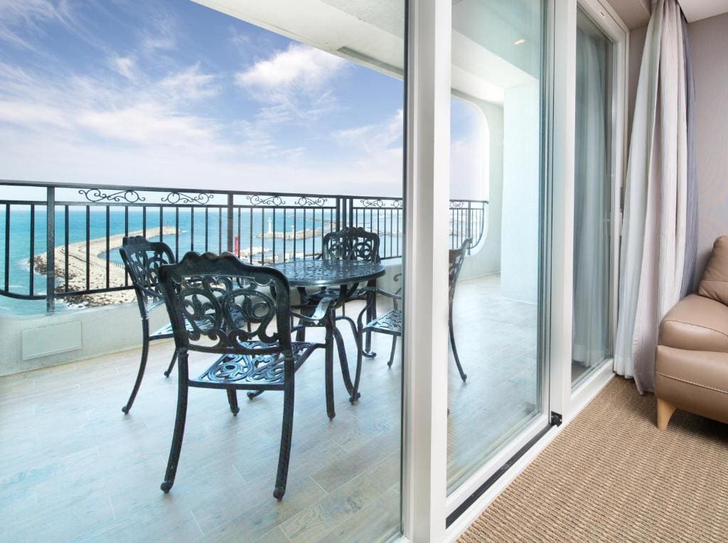 Suite Room with Ocean View room - Image 3