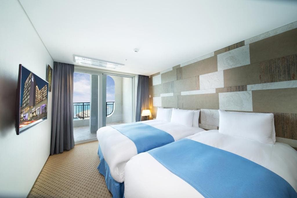 Suite Room with Ocean View room - Image 1