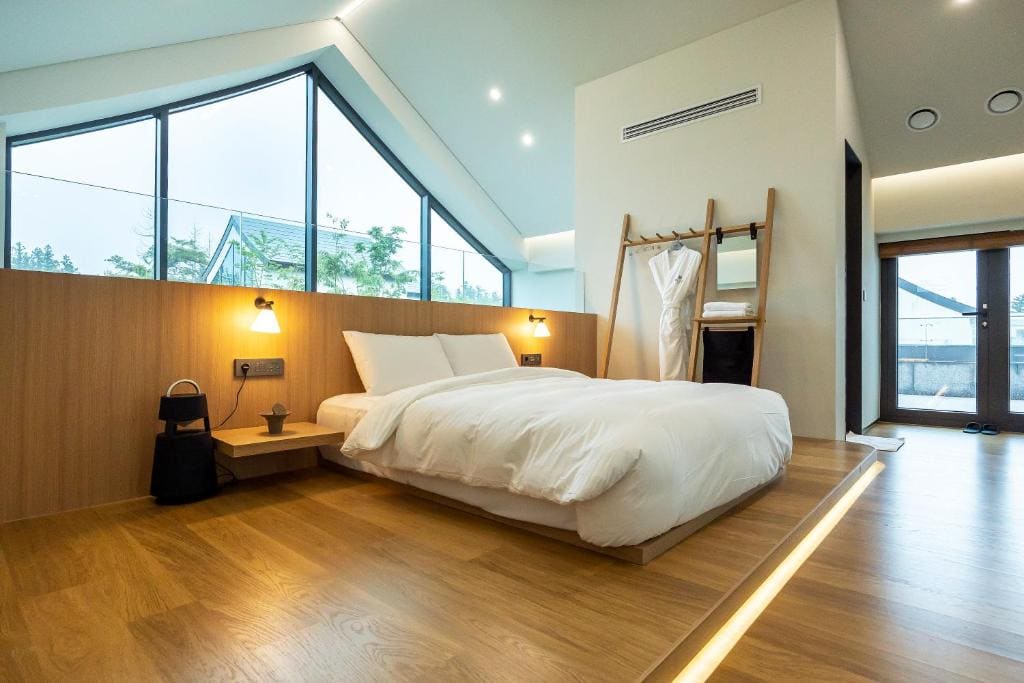 Special offer - Garden Suite with Early check-in at 13:00 and Late check-out at 12:00 room - Image 1