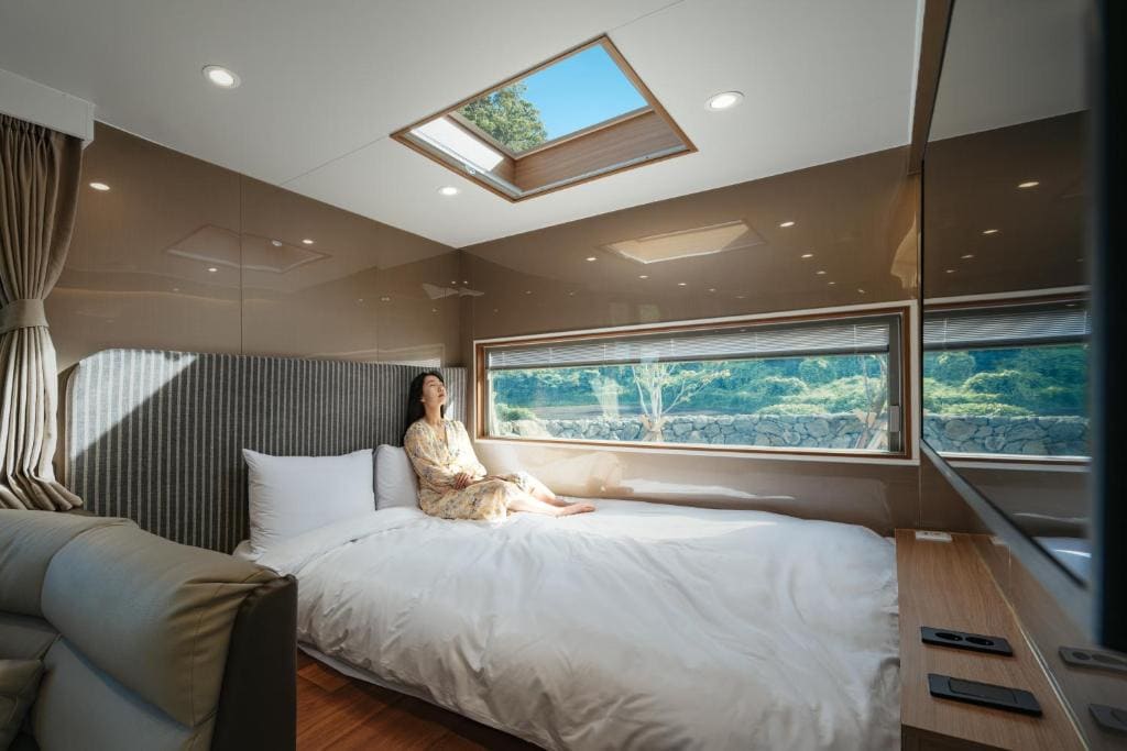 Caravan room - Image 1