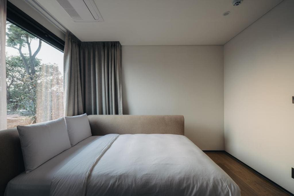 Pool Suite room - Image 1