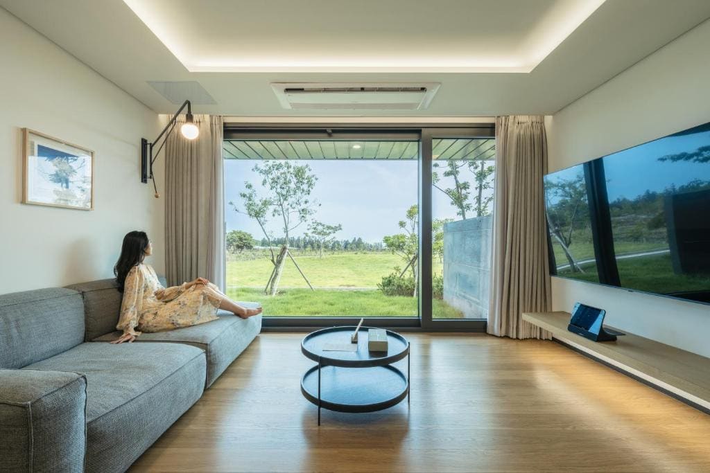 Living suite room - Image 2