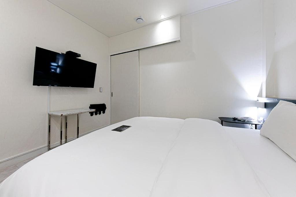 Standard Double Room room - Image 3