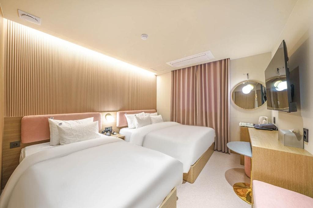 Deluxe Double or Twin Room room - Image 1