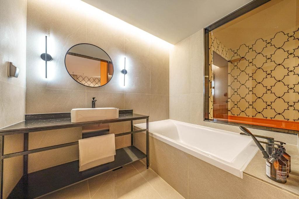 Suite with Hot Tub room - Image 1