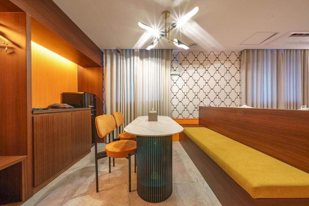 Suite with Hot Tub room - Image 2