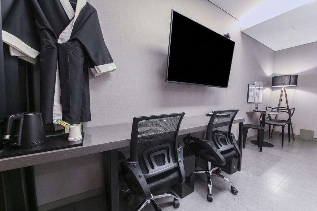 Family Twin Room room - Image 1