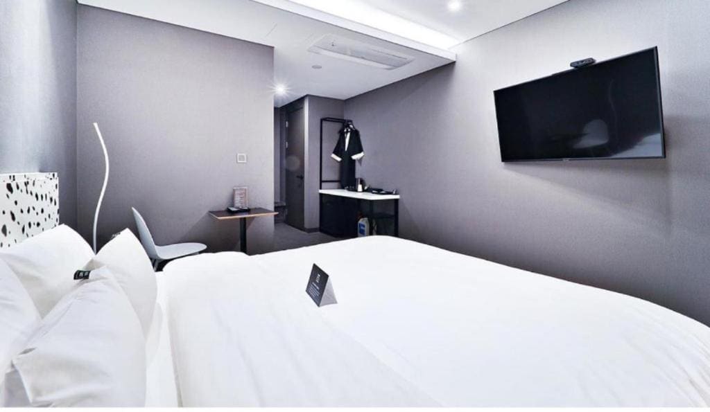 Standard Double Room room - Image 3