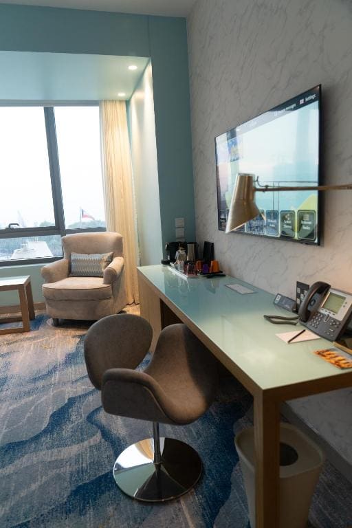 Premium Superior King Room with Symphony Lounge Access room - Image 1