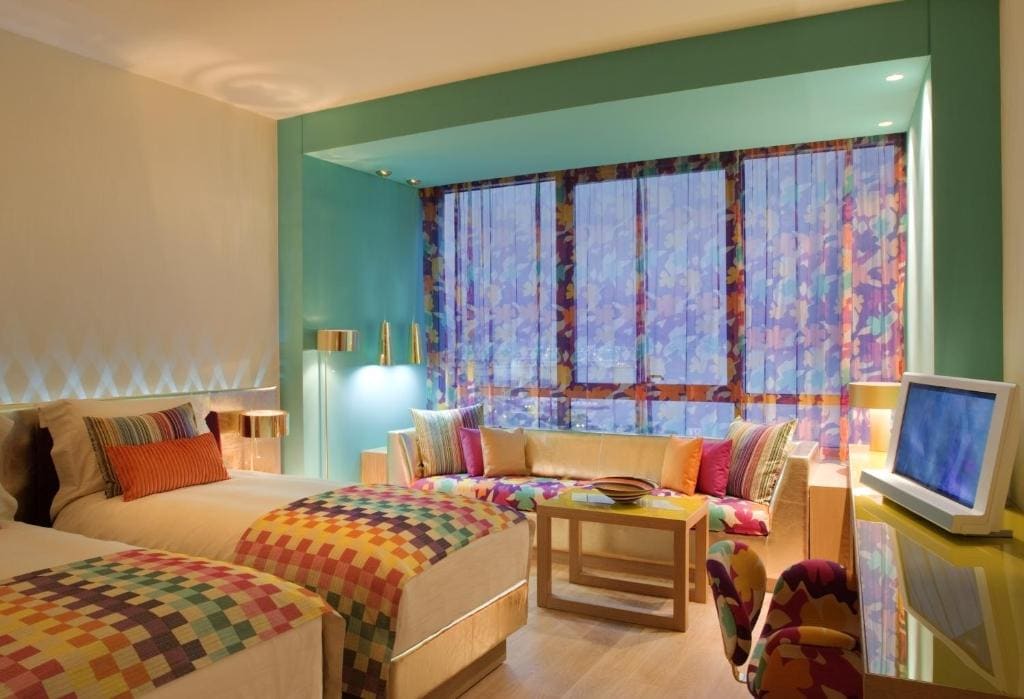 Premium Style Suite with Symphony Lounge Access room - Image 2