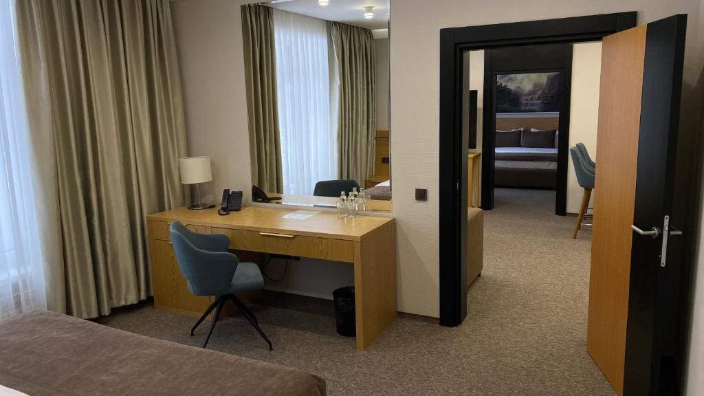 Suite room - Image 3