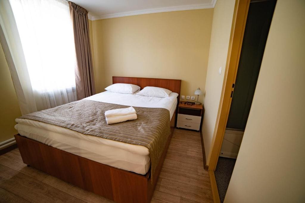 Apartment room - Image 2
