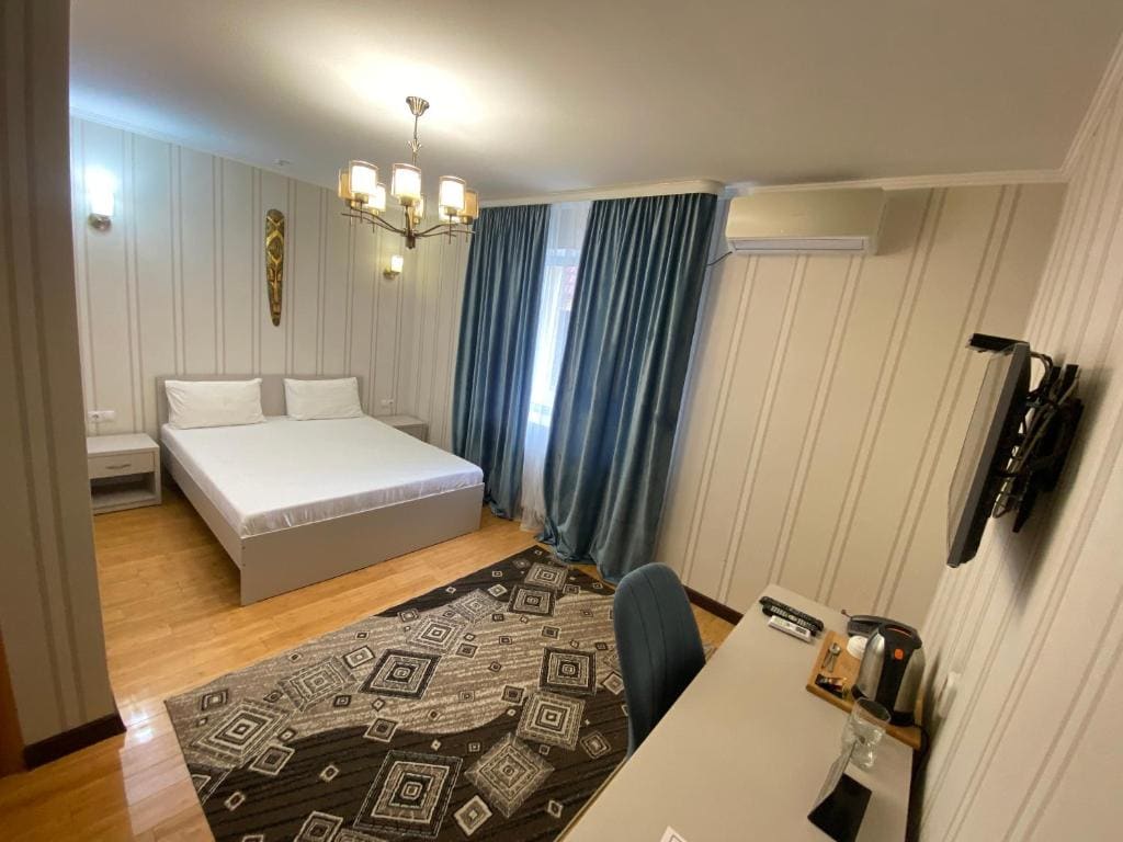 Studio with Sofa Bed room - Image 1