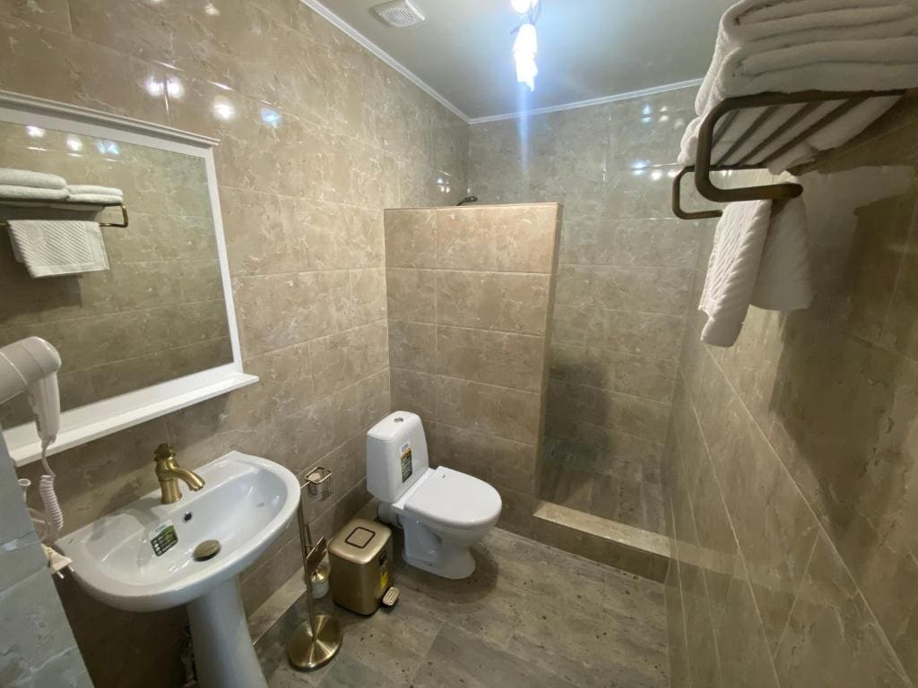 Suite room - Image 3