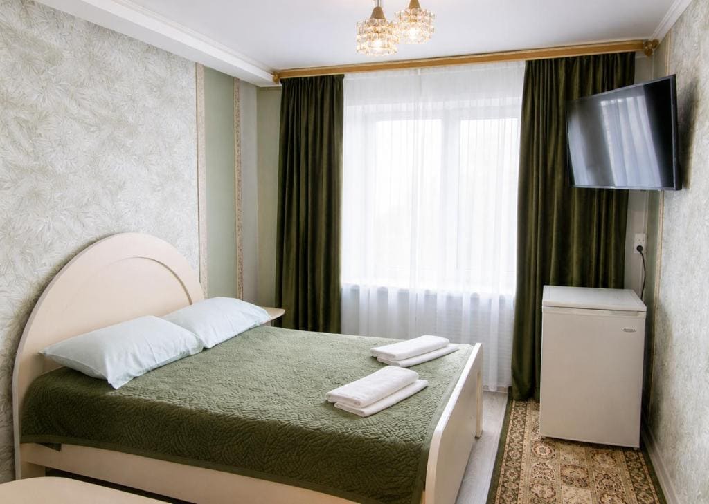 Double Room with Private Bathroom room - Image 3