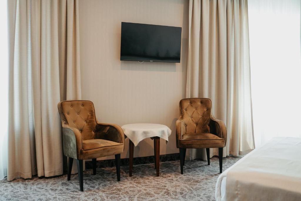 Double Room with Sea View room - Image 2