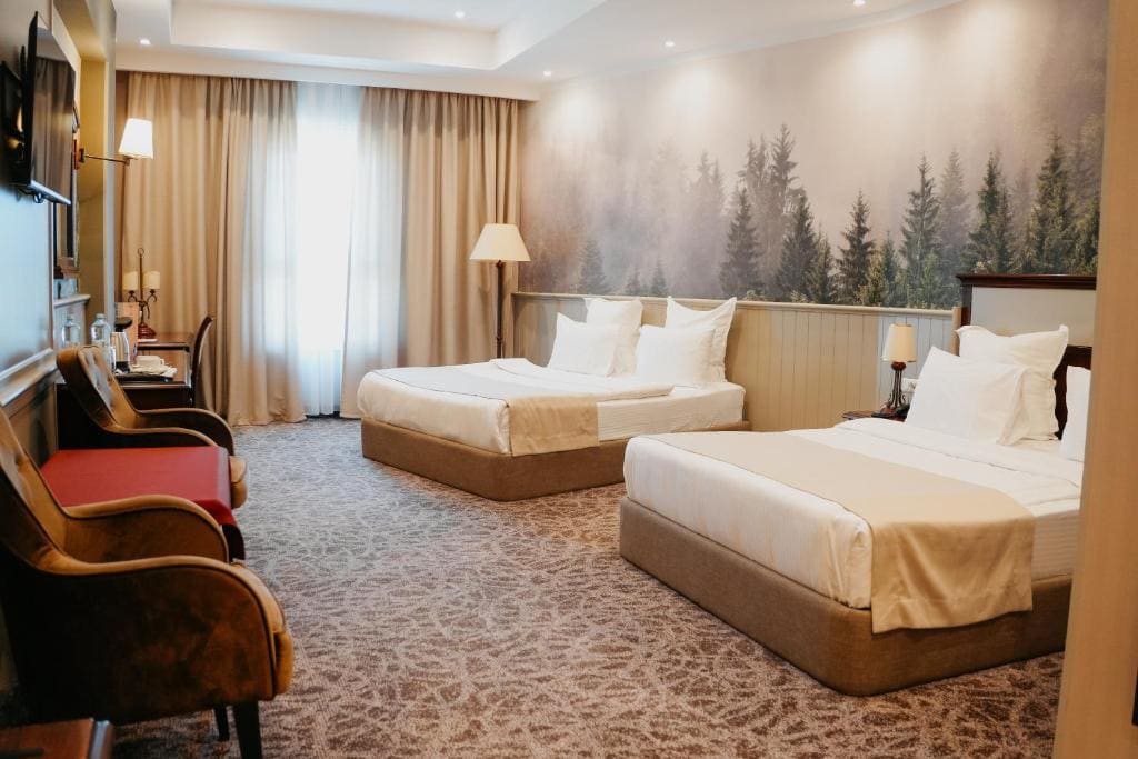 Standard Family Room room - Image 1