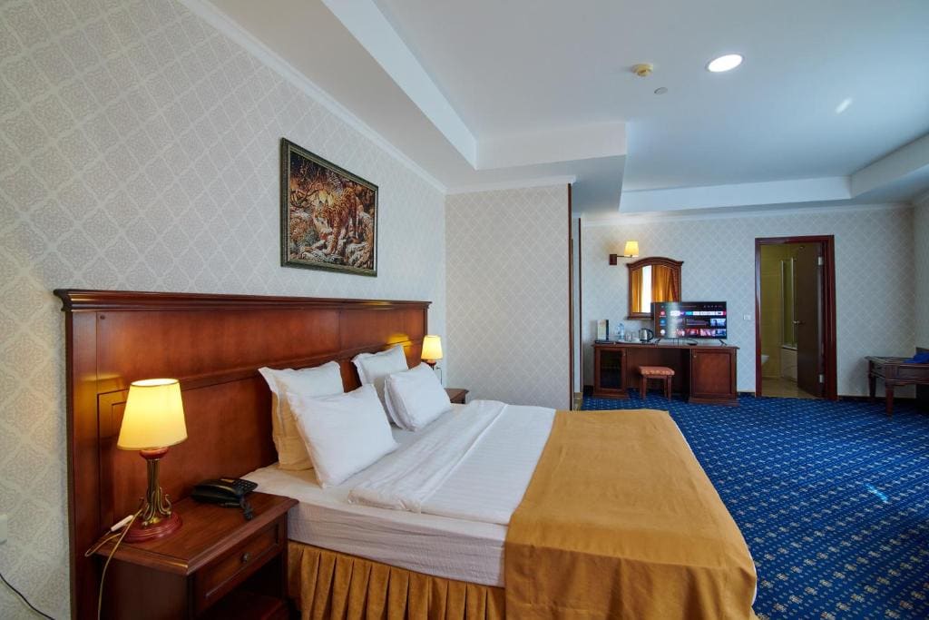 Double Room with Sea View room - Image 3
