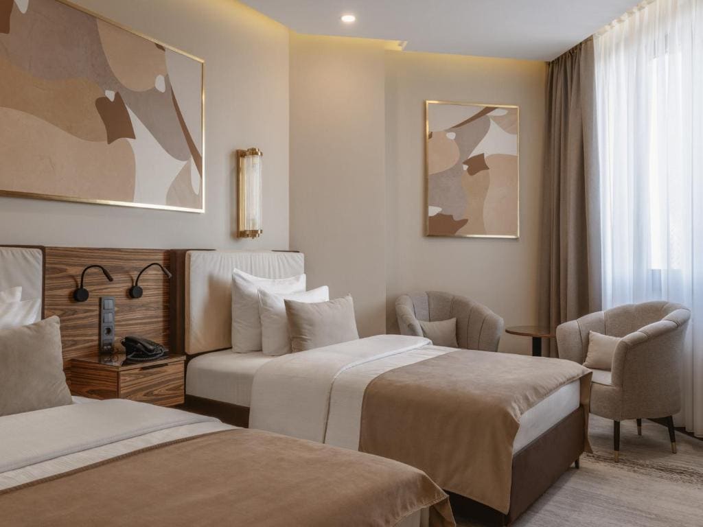 Executive Suite room - Image 1