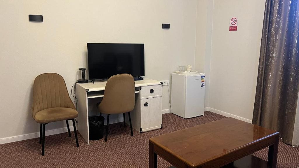 Large Twin Room room - Image 3