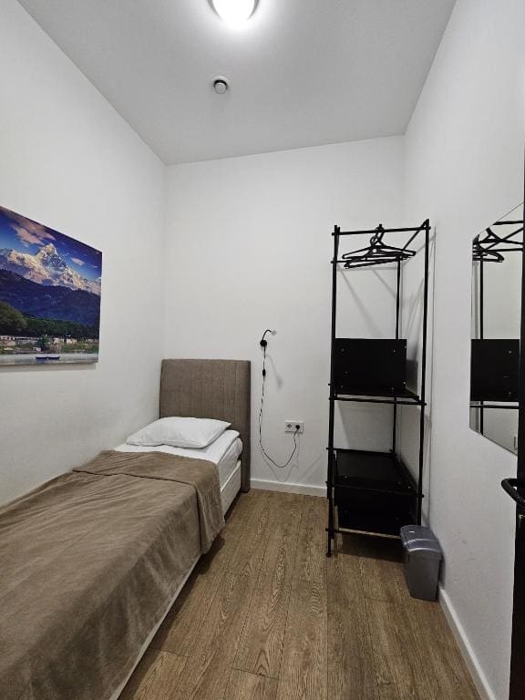 Single Room without Window room - Image 2