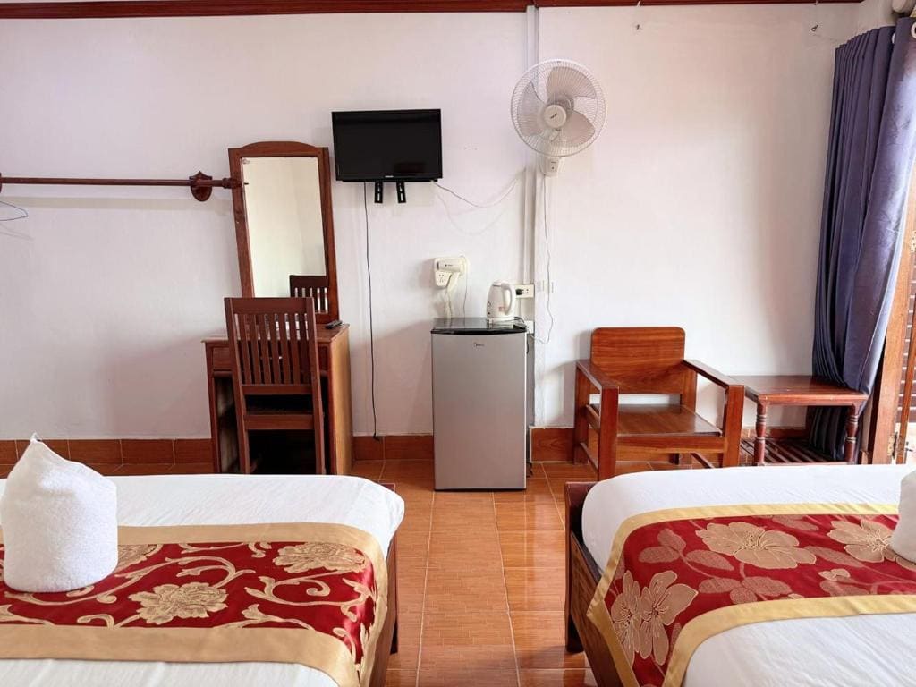 Twin Room with Balcony room - Image 2
