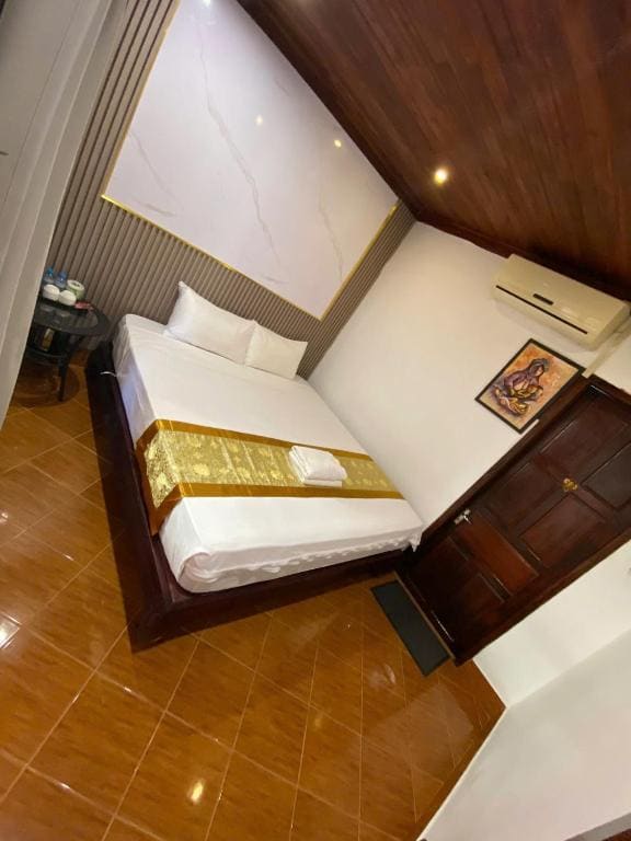 Family Room with Balcony room - Image 1
