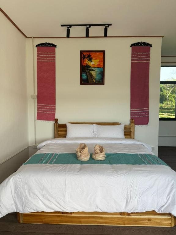 Double Room with Balcony room - Image 3