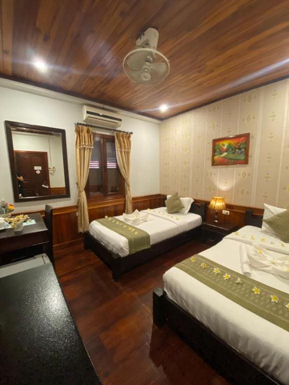 Superior Twin Room room - Image 2
